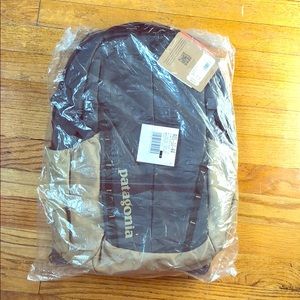 Never used Patagonia Mens 28L Refugio Backpack